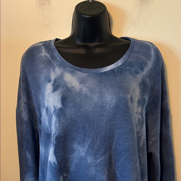 Tribal Tie-Hem Blue Tie-Dye Long Sleeve Waffle Top Size L - Picture 8 of 12